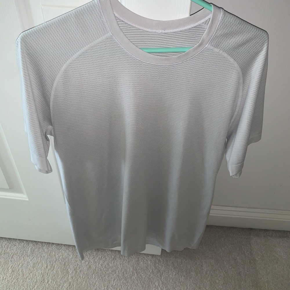 Lululemon White MVT tee